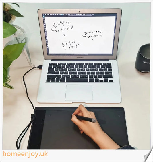 Professional Artist Digital Drawing Sketch Pad with stylus pen and wide high-resolution screen for creative digital artwork