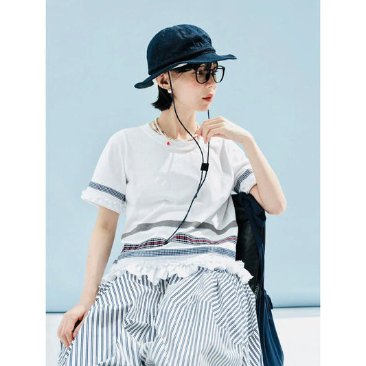Casual plaid lace t-shirt with colour block design, featuring short ruched sleeves and a comfortable loose fit