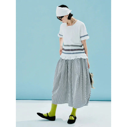 Casual plaid lace t-shirt with colour block design, featuring short ruched sleeves and a comfortable loose fit