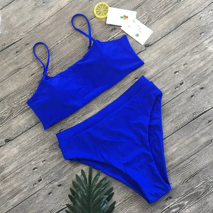 Ladies' three-point bikini swimsuit in solid colour with chest pad