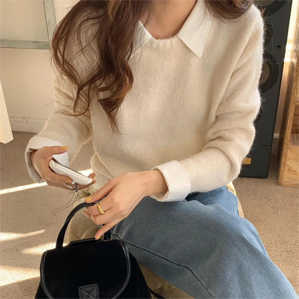 Women's loose fit knitwear top with contrast colour lapels in polyester fabric