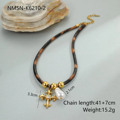 Women's stainless steel necklace with geometric leopard pendant, gold electroplated, on an adjustable chain.
