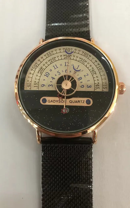 Men's silver and gold sports quartz watch with 40mm dial and stainless steel strap