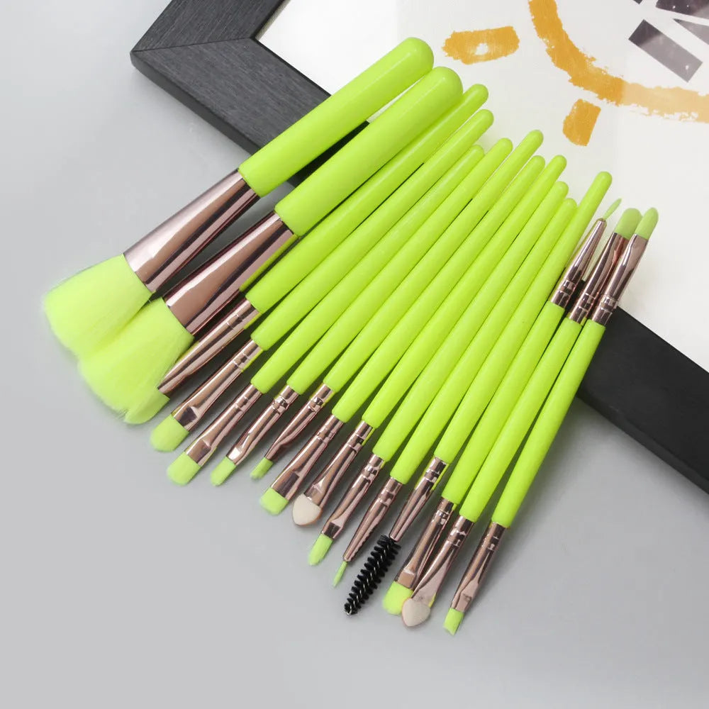 MAANGE 18-piece make-up and brush set with fan-shaped tools for blending and application