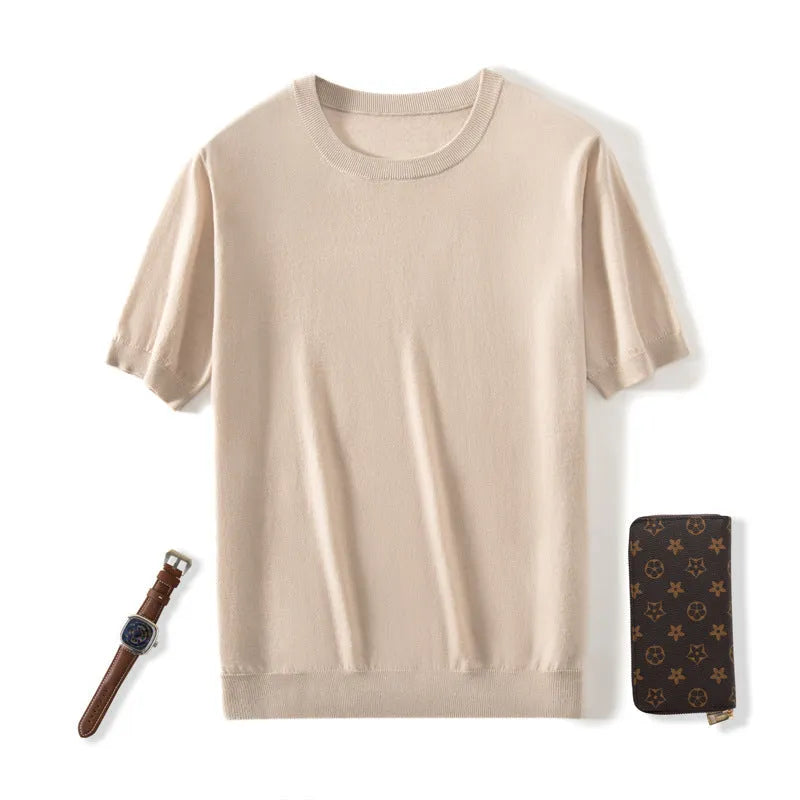 Men's loose-fit thin knitted pullover shirt in light grey, short sleeves, round neck.