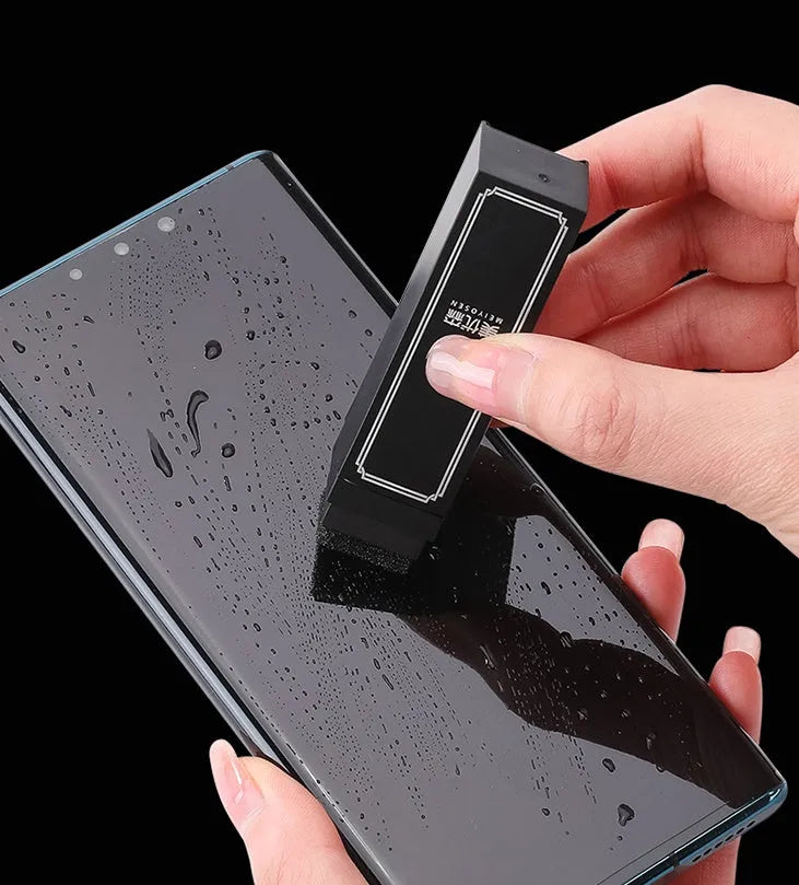 Black disposable mobile phone screen cleaner wipes pack of 40 sheets for decontamination