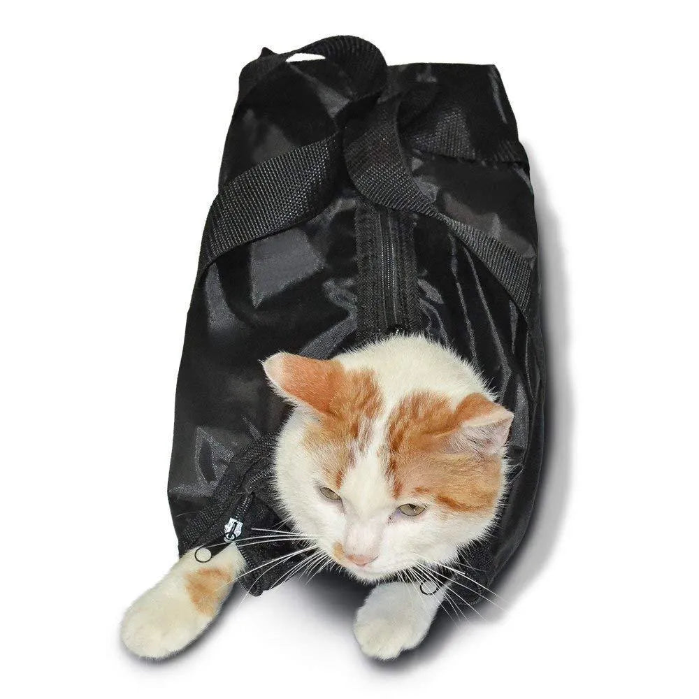 Black cat restraint bag with dimensions 28×17×2.5cm for grooming and feeding procedures