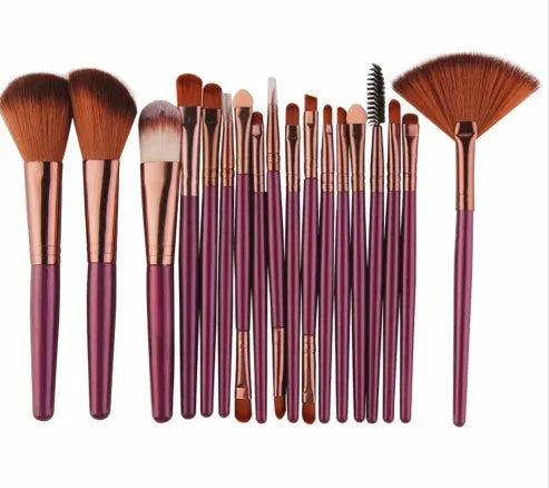 MAANGE 18-piece make-up and brush set with fan-shaped tools for blending and application