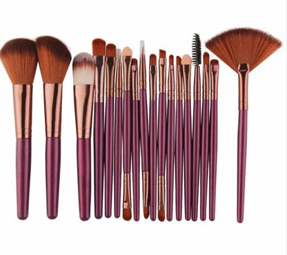 MAANGE 18-piece make-up and brush set with fan-shaped tools for blending and application