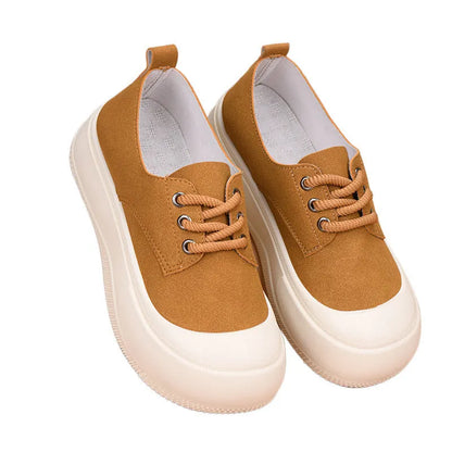 Women's camel suede platform loafers with round toe and front lace-up on a 4cm flat rubber sole.
