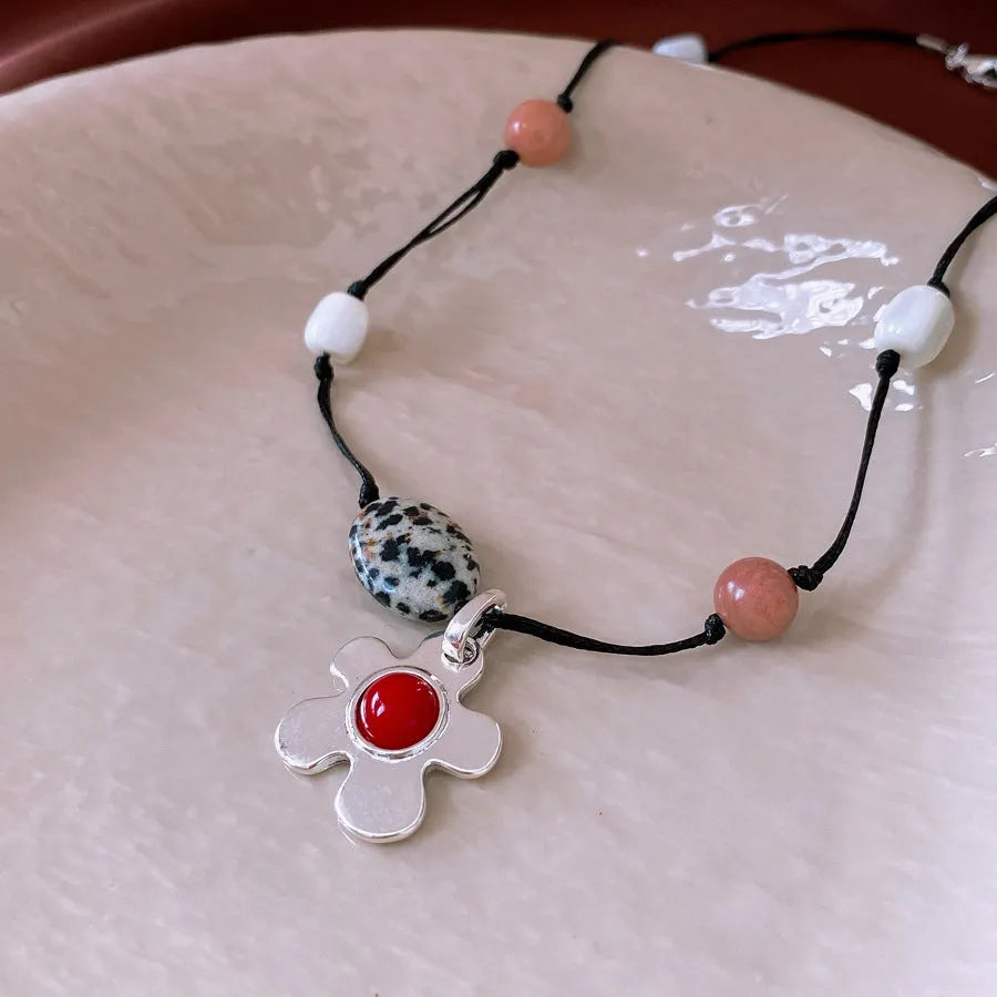 Adjustable stone shell beaded flower pendant necklace in silver or gold tone on 51-60cm chain
