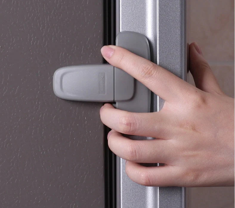 Refrigerator child safety lock in white and grey, featuring a T-type double button for adult one-handed operation