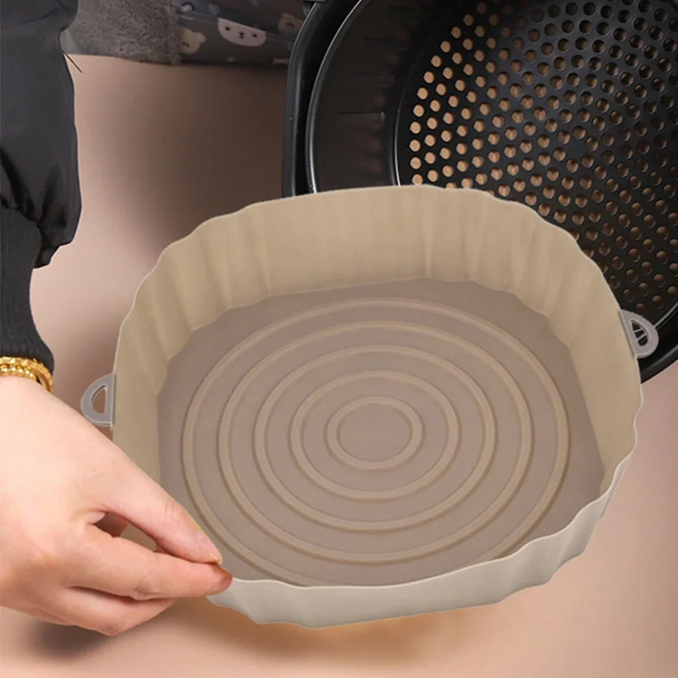 Silicone air fryer baking tray with 4.5cm depth in light grey, pink, brown or green