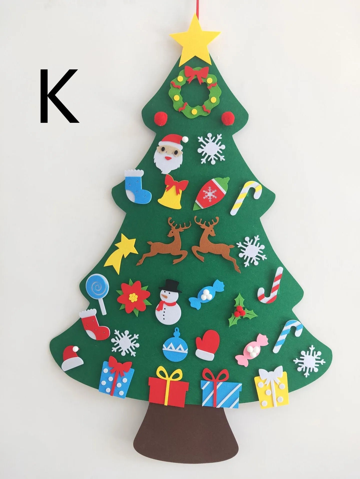 3D layered DIY felt Christmas tree with 32 decorations including Santa, reindeer, snowman, and stockings