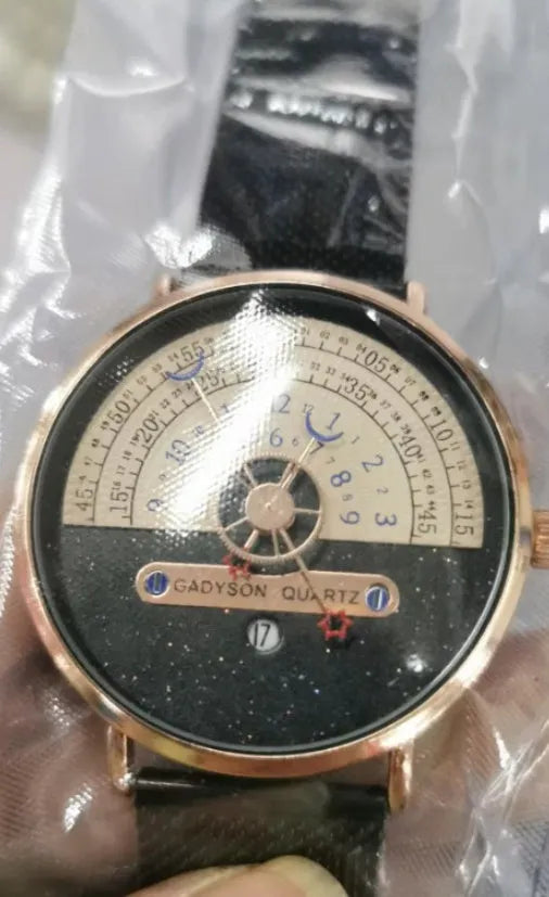 Men's silver and gold sports quartz watch with 40mm dial and stainless steel strap