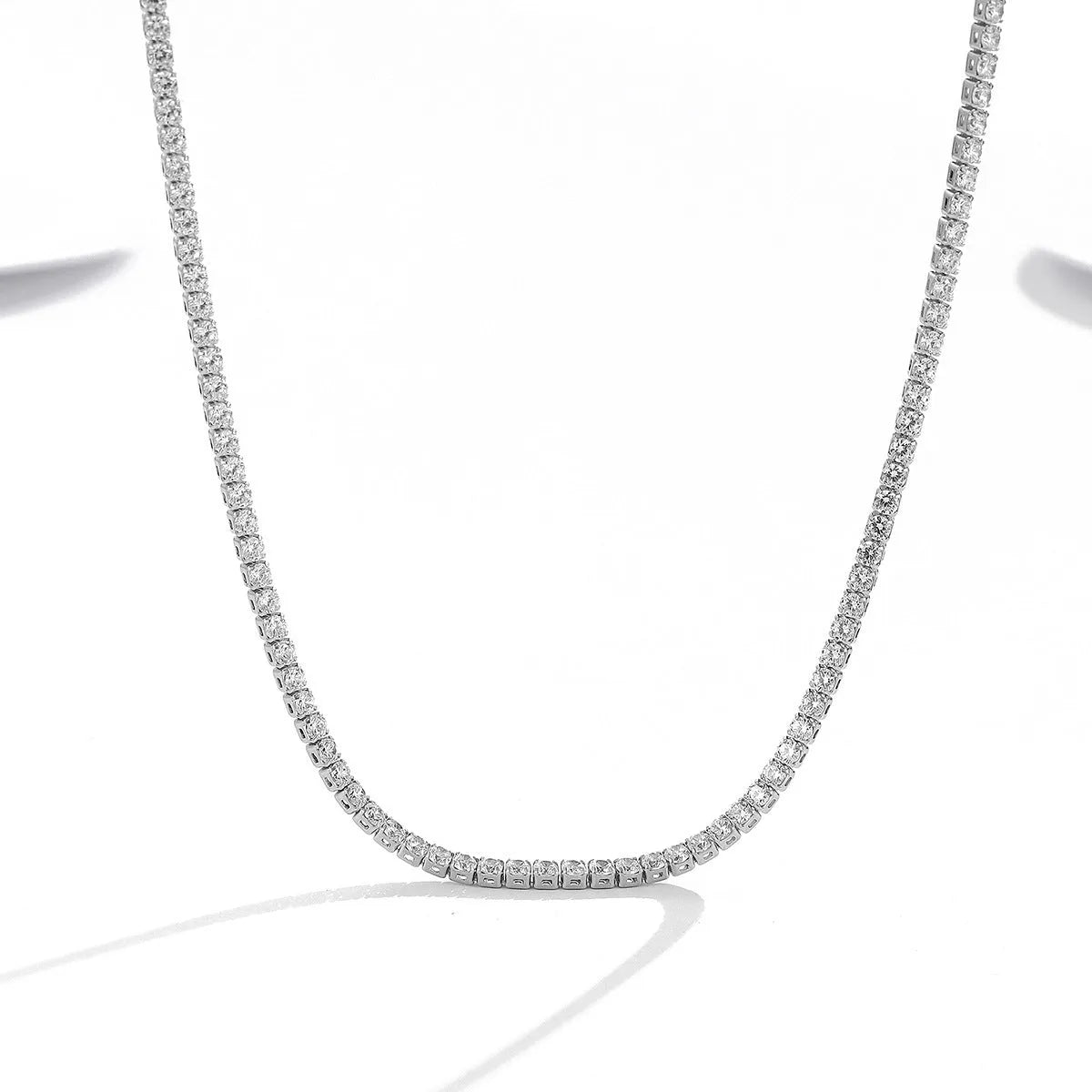 Women's 925 sterling silver necklace with diamond cut round elements in silver colour