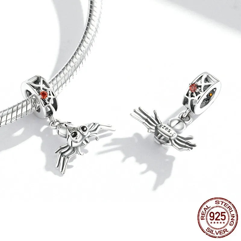 Silver electroplated spider bead pendant, 1.9cm by 1.4cm, 1.3g, with 0.45cm aperture for jewellery making, colour SCC1959