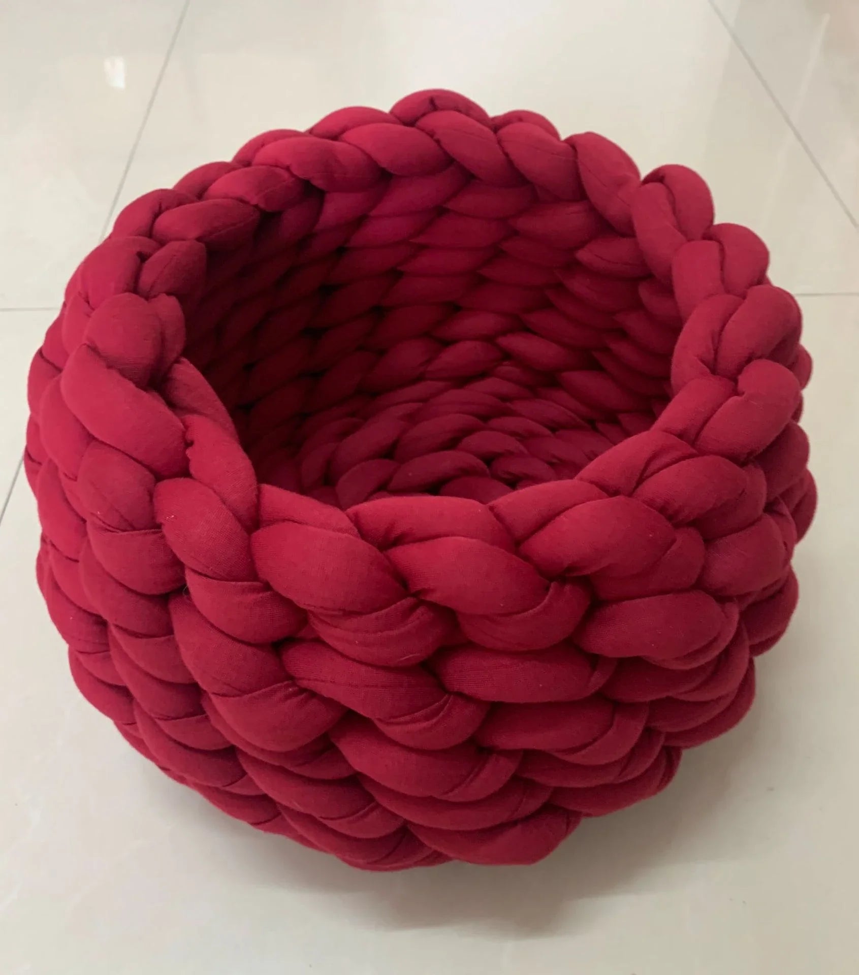 Cozy Cat Bed: Plush, Warm, and Stylish Pet Nest in Various Colors and Sizes