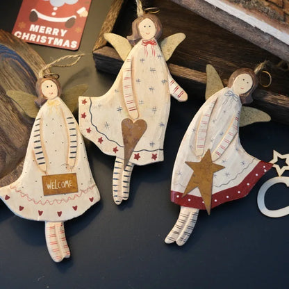 Hand-painted wooden pendant with carved designs in American country style for door or wall decoration