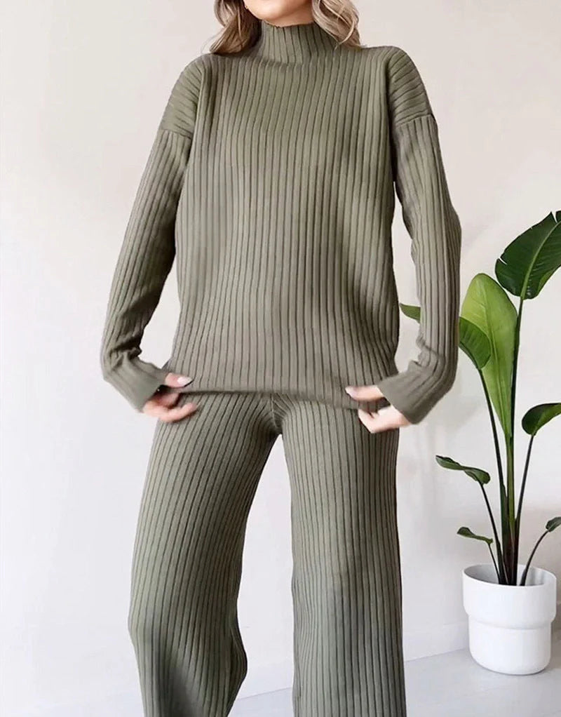 Stylish women's turtleneck knitted suit with loose split design in white, black, and green