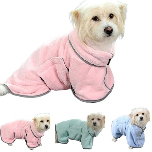 Plush, absorbent dog bathrobes in various colors and sizes to quickly dry pets after baths or outdoor activities