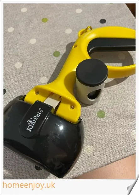 Automatic Portable Toilet Grabber for effortless pet waste and outdoor debris cleanup