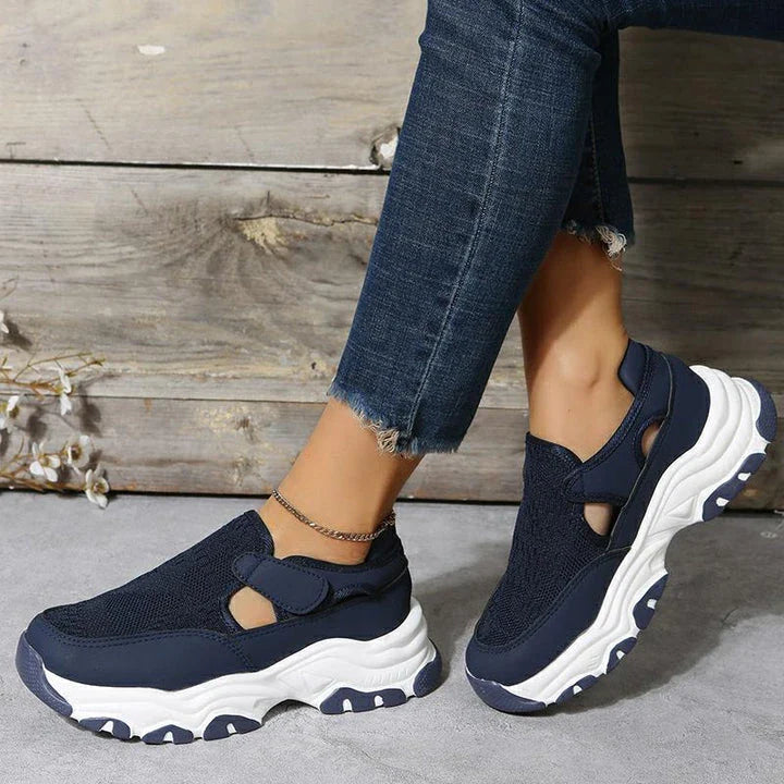 Women's mesh sports shoes in a variety of colours with flat heels and round toes, perfect for outdoor wear and casual activities.
