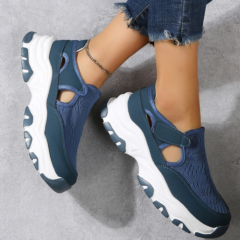 Women's mesh sports shoes in a variety of colours with flat heels and round toes, perfect for outdoor wear and casual activities.