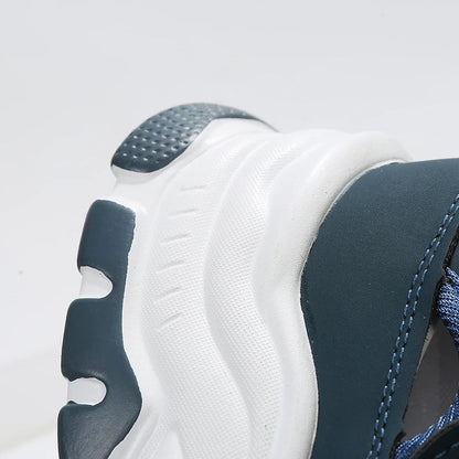 Women's mesh sports shoes in a variety of colours with flat heels and round toes, perfect for outdoor wear and casual activities.