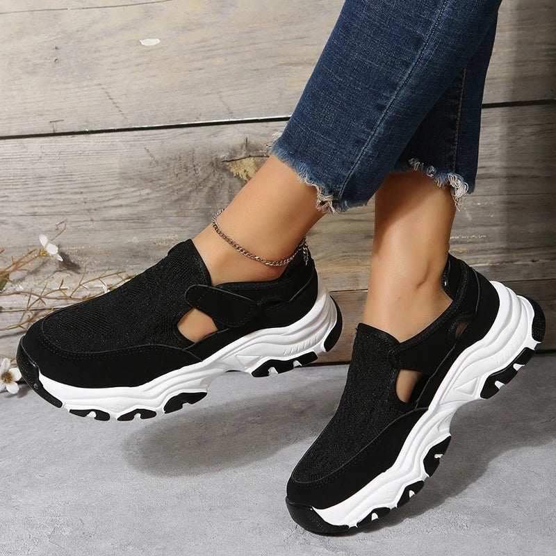 Women's mesh sports shoes in a variety of colours with flat heels and round toes, perfect for outdoor wear and casual activities.