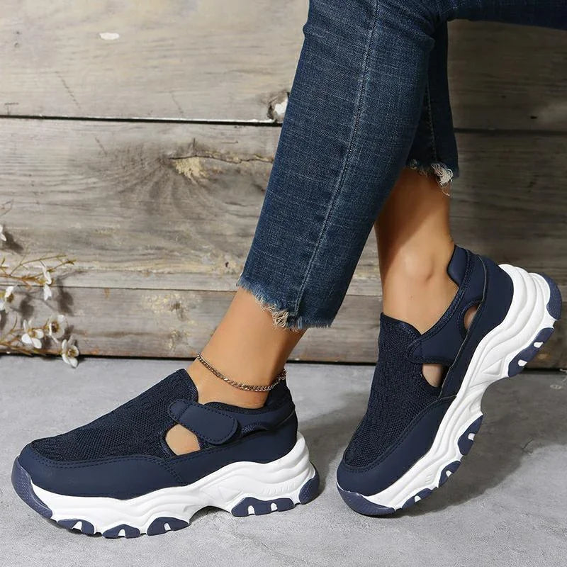 Women's mesh sports shoes in a variety of colours with flat heels and round toes, perfect for outdoor wear and casual activities.