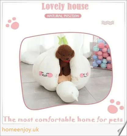 A soft, white cat bed made of suede fabric and filled with plush PP cotton for your feline friend's comfort.