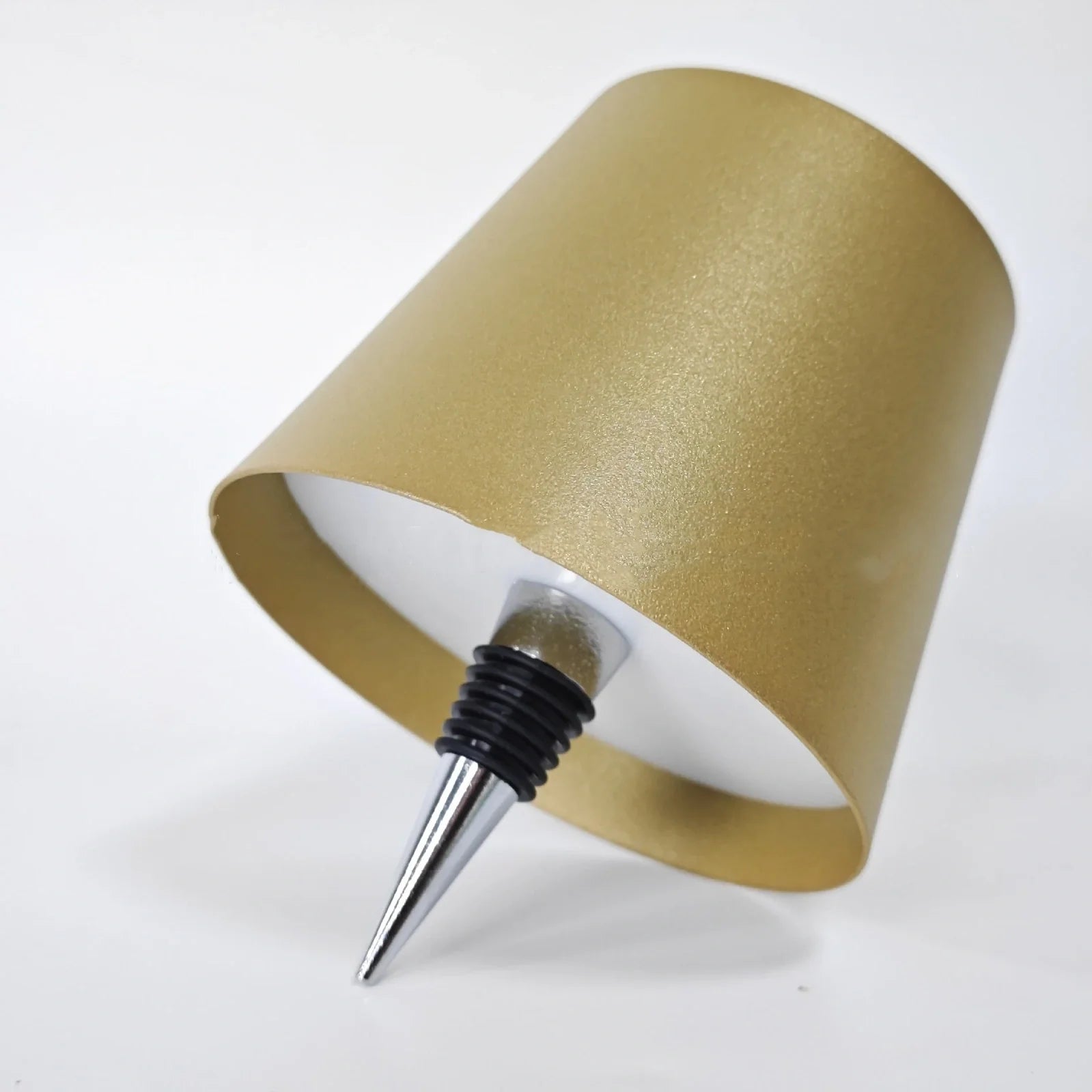 Wireless LED desk lamp in black tricolour finish, bottle-shaped with detachable base and touch control for 2000mAh powered lighting