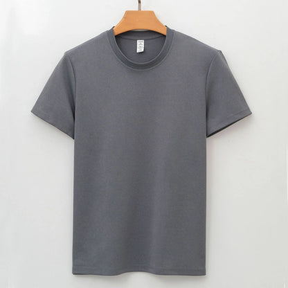 Short sleeves solid colour T-shirt with straight cut and non-iron fabric.