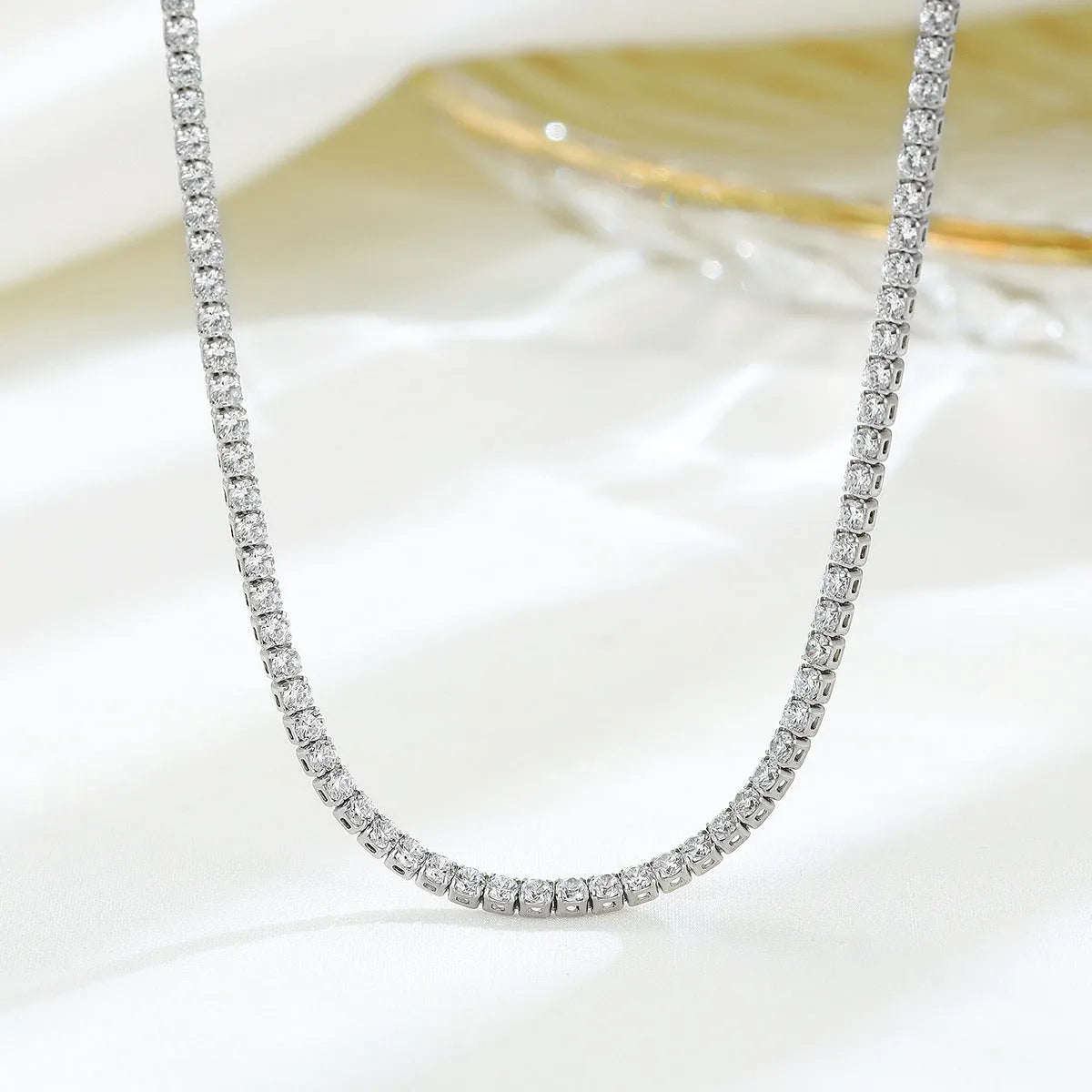 Women's 925 sterling silver necklace with diamond cut round elements in silver colour