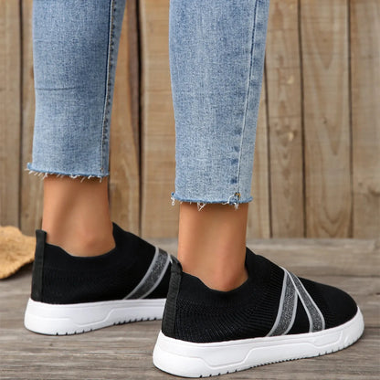 Black women's casual mesh shoes with flyknit upper and rubber sole