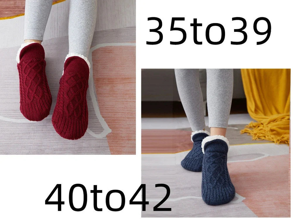 Pair of thickened non-slip indoor socks in navy V-fringe, 60% acrylic with sherpa lining for warm grip on floors, sizes 35-45