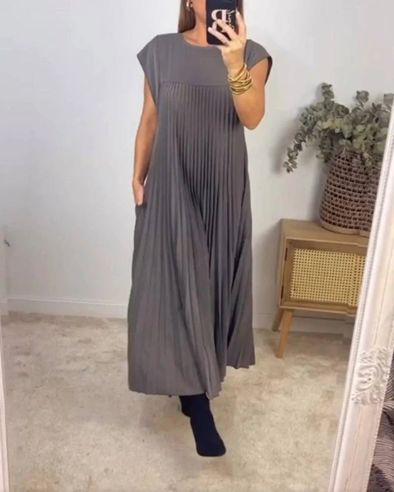 Elegant pleated high-waist long dress in a variety of classic and on-trend colours