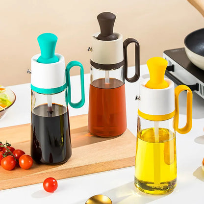 Yellow 2-in-1 oil dispenser with silicone brush, 550ml glass bottle with stainless steel nozzle