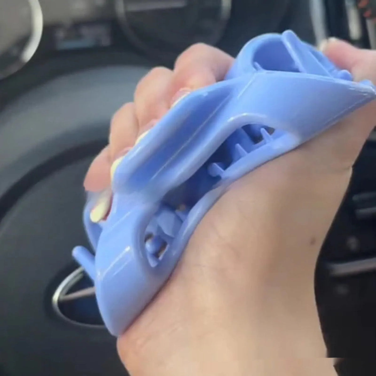 Plain colour plastic French grip hair clip in black, light pink, or cloudy blue for women's everyday hair styling