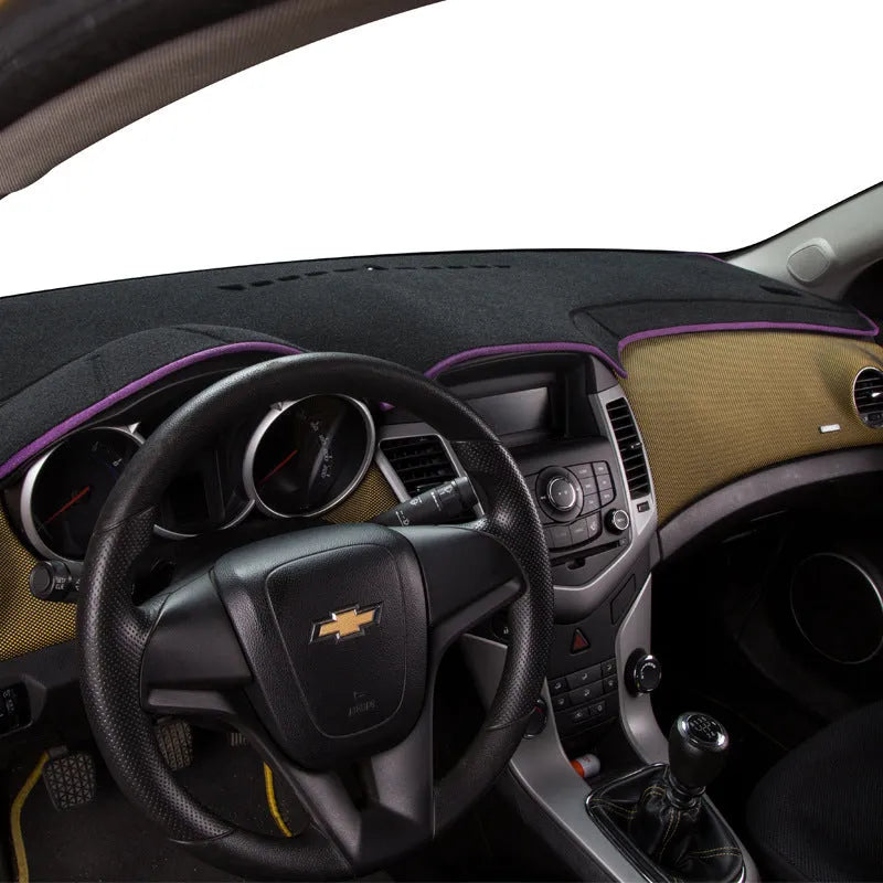 Silicone dashboard non-slip mat for Toyota Prado old model with coloured trim edges