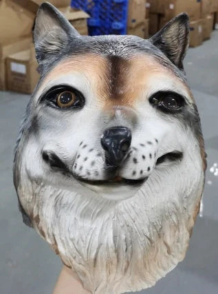 Realistic werewolf costume mask with 360-degree rotation feature for Halloween and cosplay