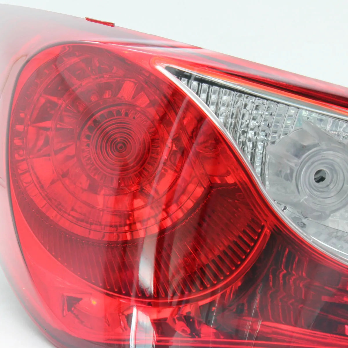 Left car taillight assembly for Hyundai Sonata 2011-2014 models with plastic and aluminium construction