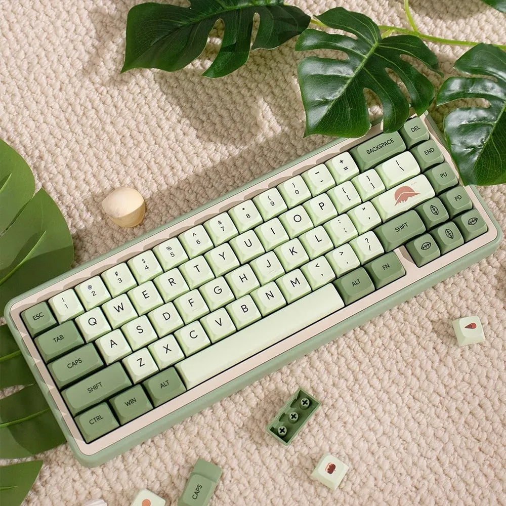Matcha-themed PBT keycap set with 124 keys and dye-sublimated legends in multiple languages