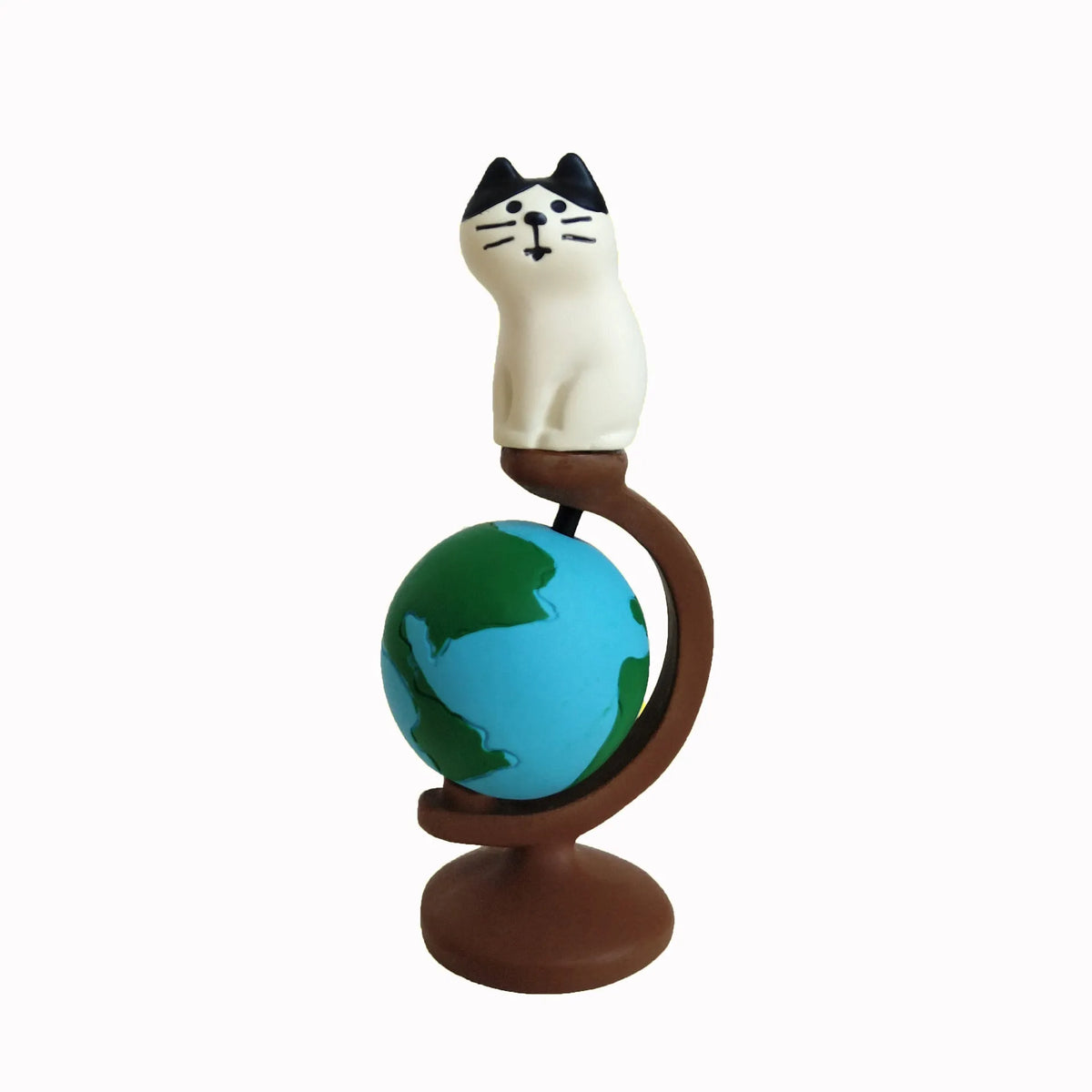 Cartoon resin cat figurine in Statue of Liberty travel theme, a decorative craft gift.