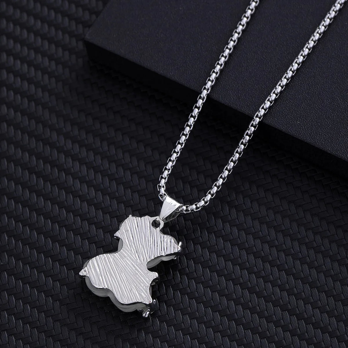 Cute little bear pendant necklace with white K-color finish and lock chain in alloy and titanium steel