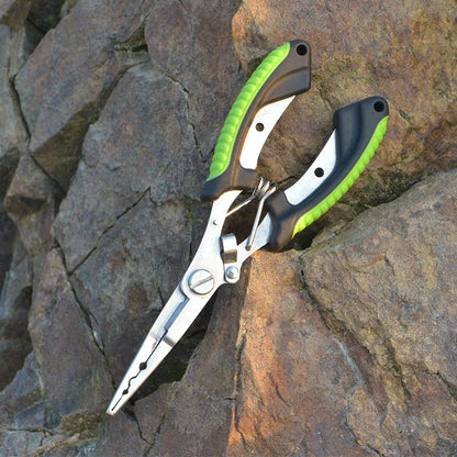SS420 steel fishing pliers with ABS plastic handle in blue, green or red, shown with nylon bag and carrying strap