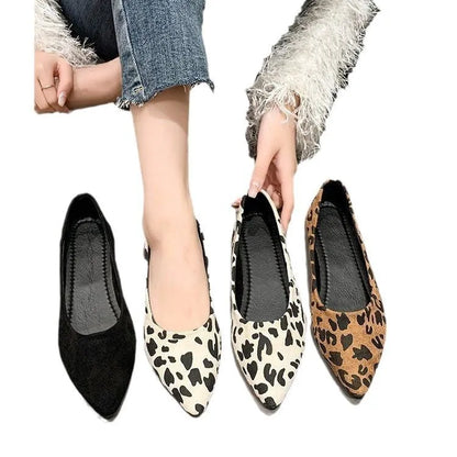 Women's leopard print flat pumps with pointed toe and low flat heel on cotton cloth upper