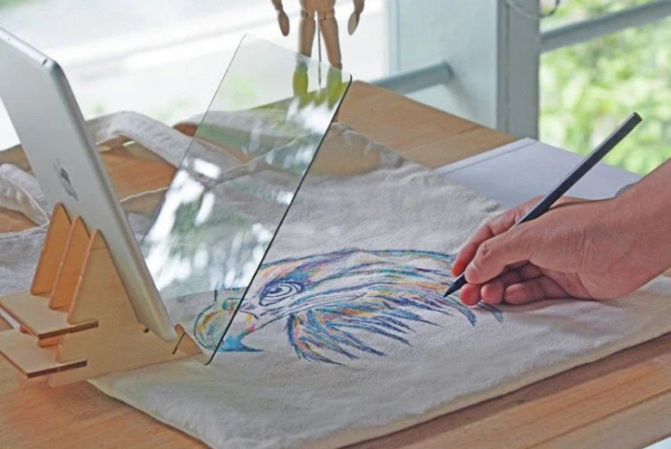 ABS Material Painting Tracing Board for artists and hobbyists, 22.5 x 15.6cm