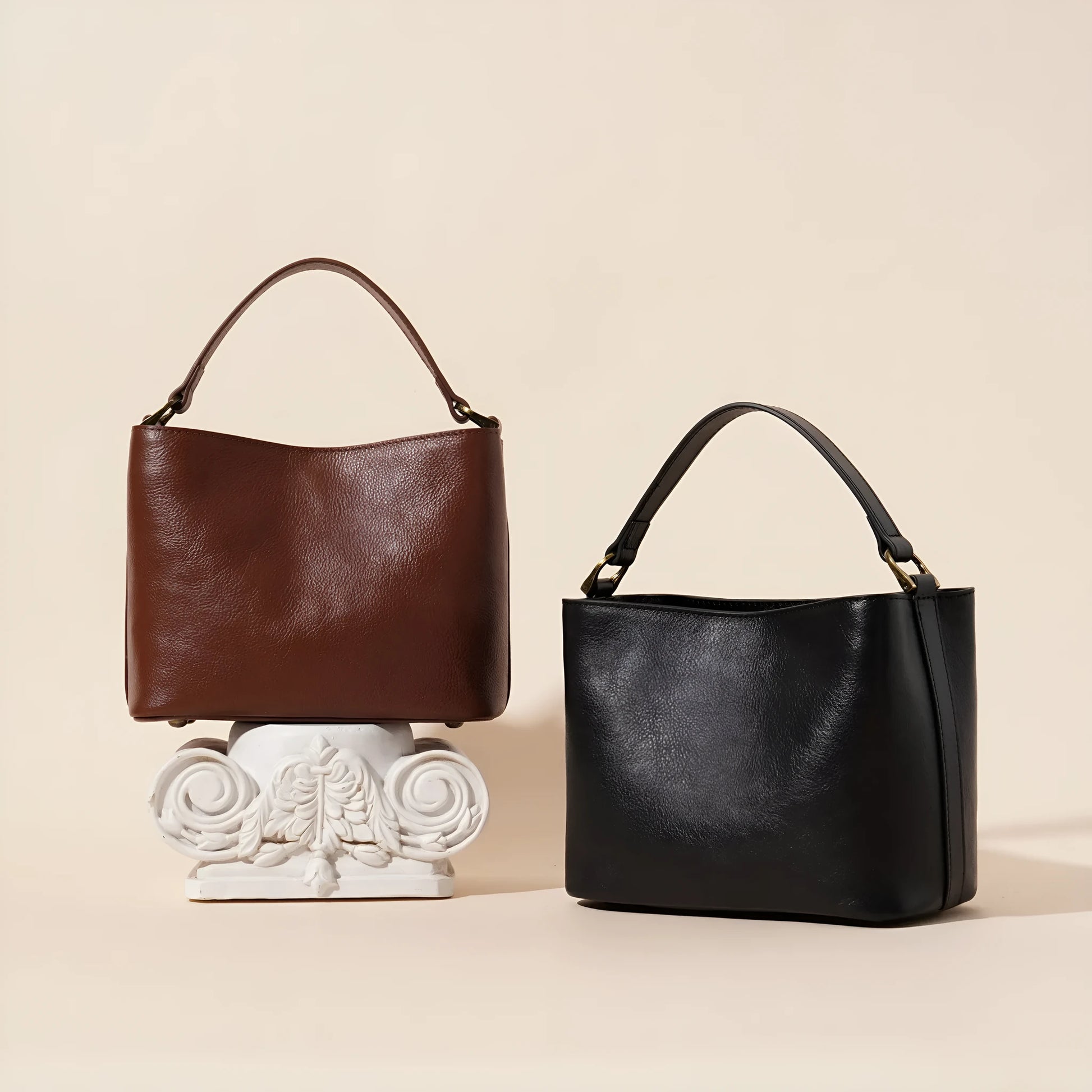 Sugar Brown genuine cowhide leather women's shoulder handbag with internal organiser pockets.